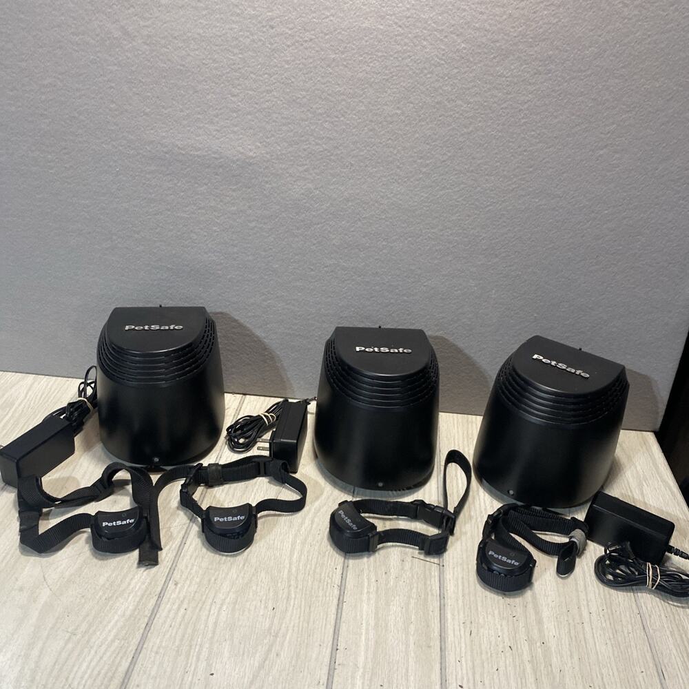 Pet Safe Rechargeable 4 Collars And 3 Invisible Fence 3/4 Acre RFA-608 Bases